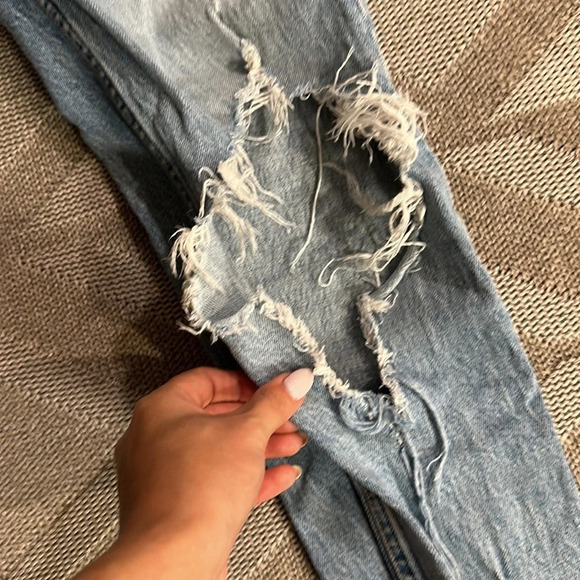 Abercrombie High Rise Mom Jean - Picture 2 of 9